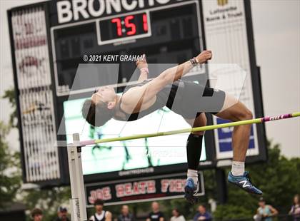 Thumbnail 2 in IHSAA Regional Meet photogallery.