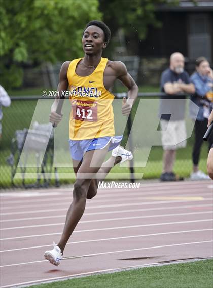 Thumbnail 2 in IHSAA Regional Meet photogallery.