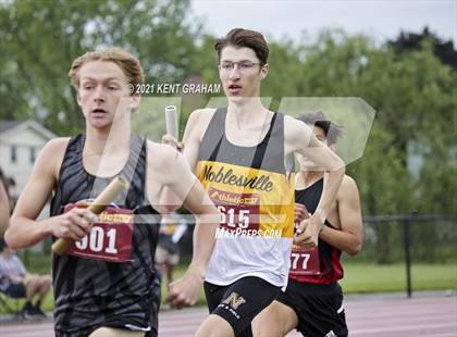 Thumbnail 1 in IHSAA Regional Meet photogallery.