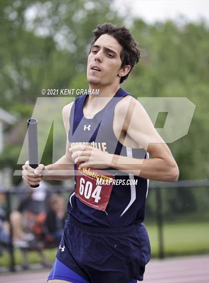 Thumbnail 1 in IHSAA Regional Meet photogallery.