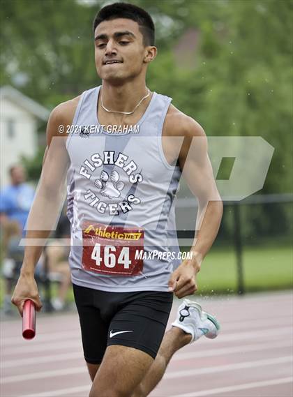 Thumbnail 3 in IHSAA Regional Meet photogallery.