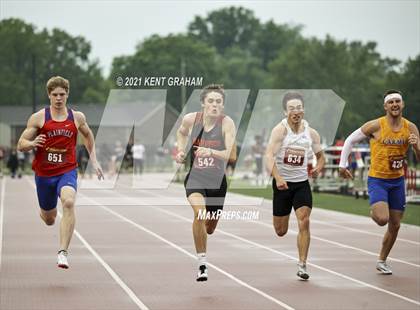 Thumbnail 1 in IHSAA Regional Meet photogallery.