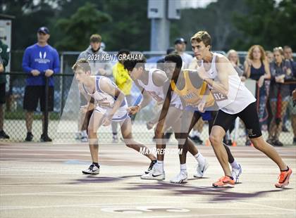 Thumbnail 2 in IHSAA Regional Meet photogallery.