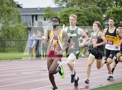 Thumbnail 3 in IHSAA Regional Meet photogallery.