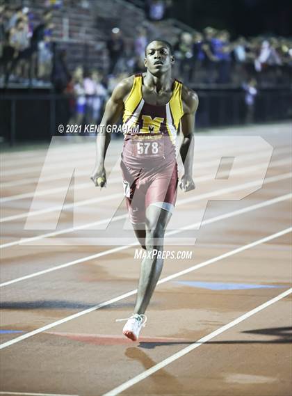 Thumbnail 3 in IHSAA Regional Meet photogallery.
