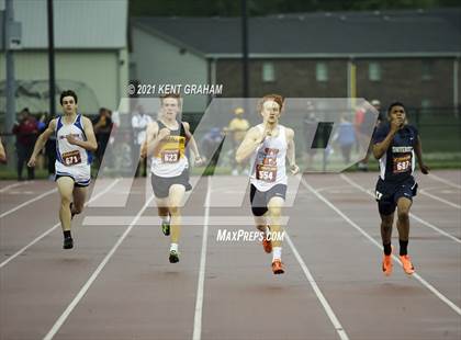 Thumbnail 3 in IHSAA Regional Meet photogallery.