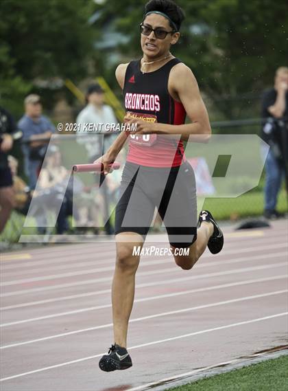 Thumbnail 3 in IHSAA Regional Meet photogallery.