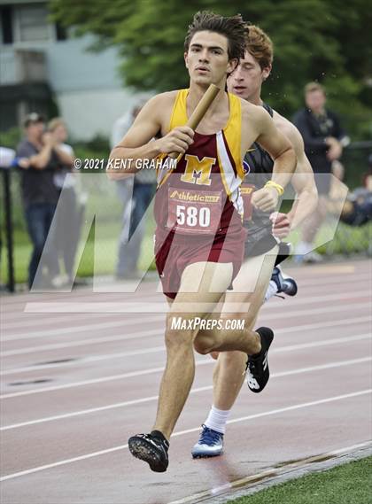 Thumbnail 2 in IHSAA Regional Meet photogallery.