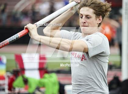Thumbnail 2 in IHSAA Regional Meet photogallery.
