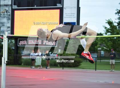 Thumbnail 2 in IHSAA Regional Meet photogallery.