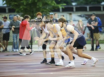 Thumbnail 1 in IHSAA Regional Meet photogallery.