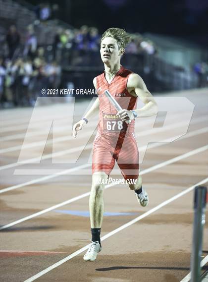 Thumbnail 1 in IHSAA Regional Meet photogallery.
