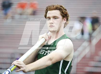 Thumbnail 2 in IHSAA Regional Meet photogallery.