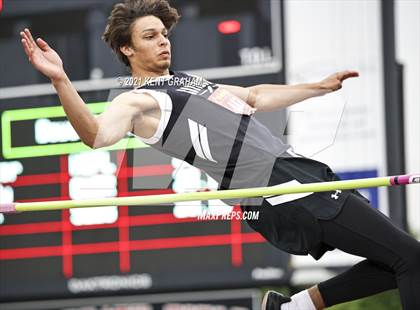 Thumbnail 1 in IHSAA Regional Meet photogallery.