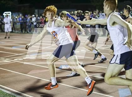 Thumbnail 2 in IHSAA Regional Meet photogallery.