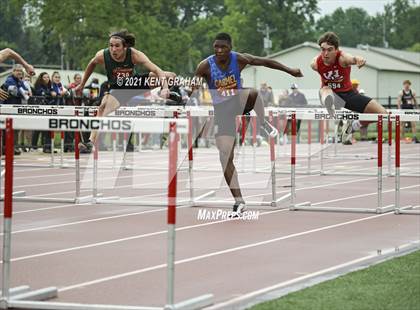 Thumbnail 1 in IHSAA Regional Meet photogallery.