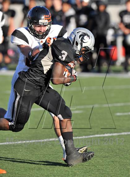 Thumbnail 3 in Guyer vs. Aledo (UIL 4A Division 1 Area Playoff) photogallery.