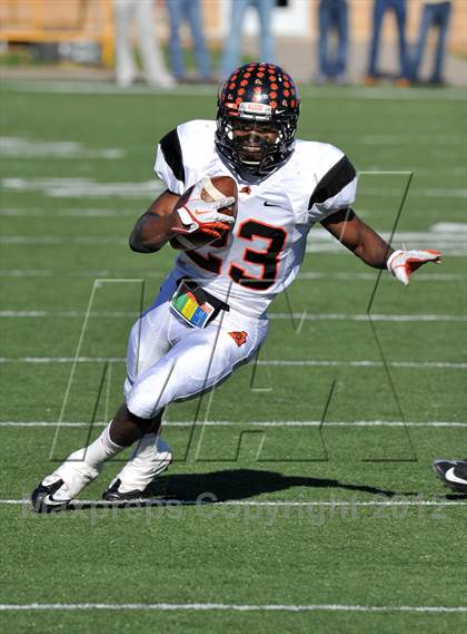 Thumbnail 1 in Guyer vs. Aledo (UIL 4A Division 1 Area Playoff) photogallery.