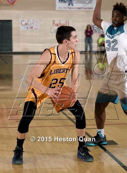 Thumbnail 1 in Liberty vs. Santiago (MaxPreps Holiday Classic) photogallery.