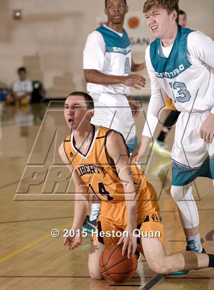 Thumbnail 2 in Liberty vs. Santiago (MaxPreps Holiday Classic) photogallery.