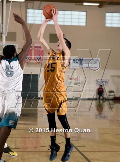 Thumbnail 2 in Liberty vs. Santiago (MaxPreps Holiday Classic) photogallery.