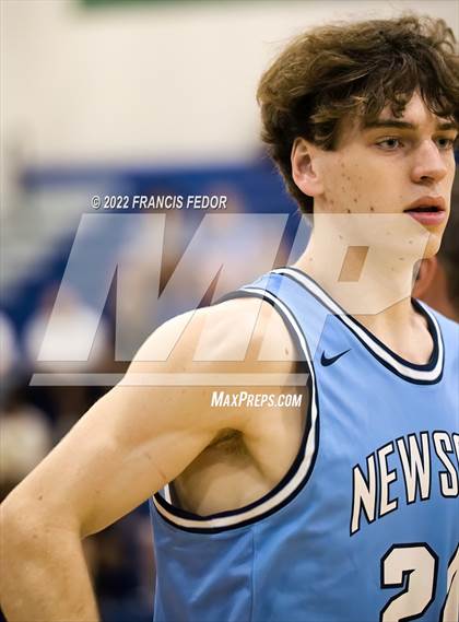 Thumbnail 2 in Newsome @ Sumner photogallery.