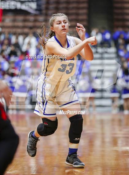 Thumbnail 3 in Caruthers vs. Coalinga (CIF CS D5 Final) photogallery.
