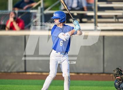 Thumbnail 3 in Hendrickson vs. Barbers Hill (UIL 5A D1 Baseball Regional Semis) photogallery.