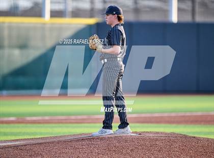 Thumbnail 3 in Hendrickson vs. Barbers Hill (UIL 5A D1 Baseball Regional Semis) photogallery.