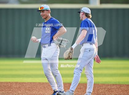 Thumbnail 3 in Hendrickson vs. Barbers Hill (UIL 5A D1 Baseball Regional Semis) photogallery.