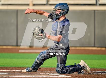 Thumbnail 3 in Hendrickson vs. Barbers Hill (UIL 5A D1 Baseball Regional Semis) photogallery.