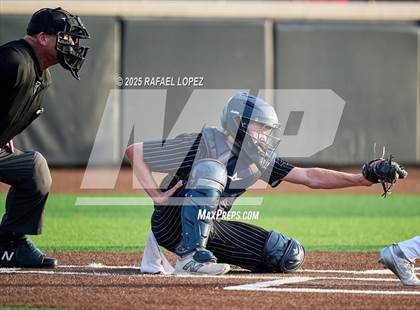 Thumbnail 2 in Hendrickson vs. Barbers Hill (UIL 5A D1 Baseball Regional Semis) photogallery.