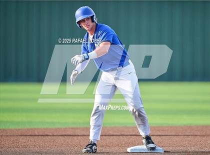 Thumbnail 3 in Hendrickson vs. Barbers Hill (UIL 5A D1 Baseball Regional Semis) photogallery.