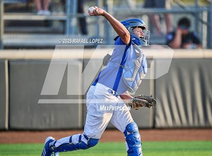 Thumbnail 2 in Hendrickson vs. Barbers Hill (UIL 5A D1 Baseball Regional Semis) photogallery.