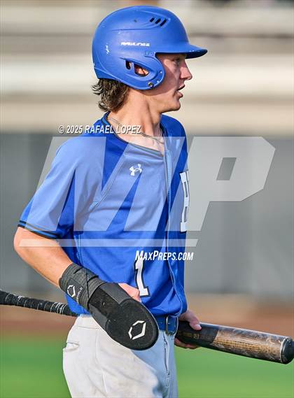 Thumbnail 1 in Hendrickson vs. Barbers Hill (UIL 5A D1 Baseball Regional Semis) photogallery.