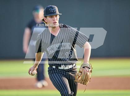 Thumbnail 3 in Hendrickson vs. Barbers Hill (UIL 5A D1 Baseball Regional Semis) photogallery.