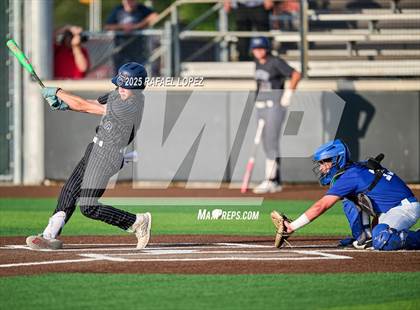 Thumbnail 1 in Hendrickson vs. Barbers Hill (UIL 5A D1 Baseball Regional Semis) photogallery.