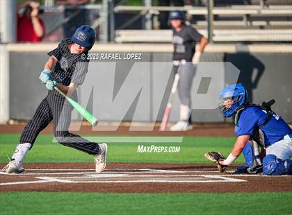 Thumbnail 3 in Hendrickson vs. Barbers Hill (UIL 5A D1 Baseball Regional Semis) photogallery.