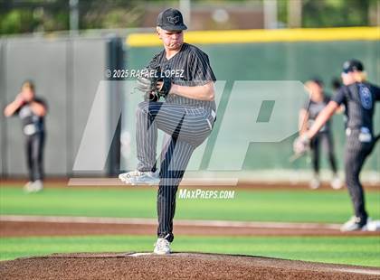 Thumbnail 3 in Hendrickson vs. Barbers Hill (UIL 5A D1 Baseball Regional Semis) photogallery.