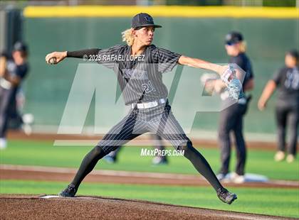 Thumbnail 2 in Hendrickson vs. Barbers Hill (UIL 5A D1 Baseball Regional Semis) photogallery.