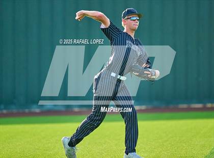 Thumbnail 3 in Hendrickson vs. Barbers Hill (UIL 5A D1 Baseball Regional Semis) photogallery.