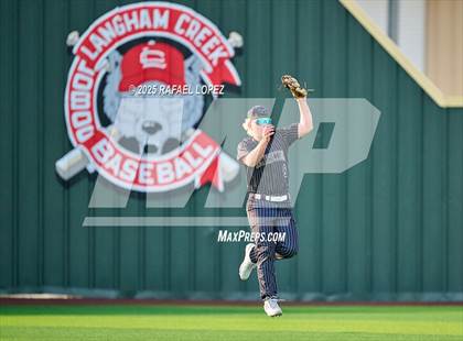 Thumbnail 1 in Hendrickson vs. Barbers Hill (UIL 5A D1 Baseball Regional Semis) photogallery.