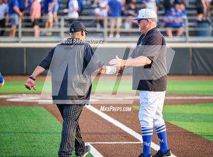 Thumbnail 3 in Hendrickson vs. Barbers Hill (UIL 5A D1 Baseball Regional Semis) photogallery.