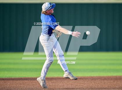 Thumbnail 2 in Hendrickson vs. Barbers Hill (UIL 5A D1 Baseball Regional Semis) photogallery.