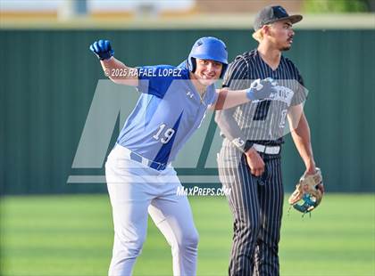 Thumbnail 2 in Hendrickson vs. Barbers Hill (UIL 5A D1 Baseball Regional Semis) photogallery.
