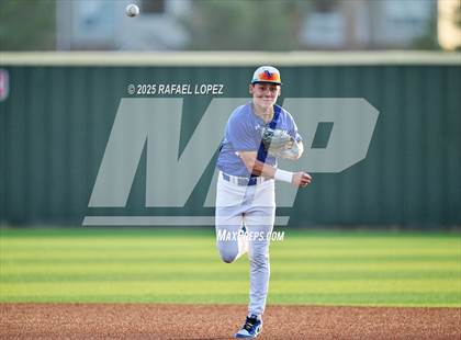 Thumbnail 2 in Hendrickson vs. Barbers Hill (UIL 5A D1 Baseball Regional Semis) photogallery.