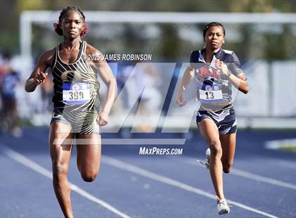 Thumbnail 2 in Bob Hayes Invitational (100m) photogallery.
