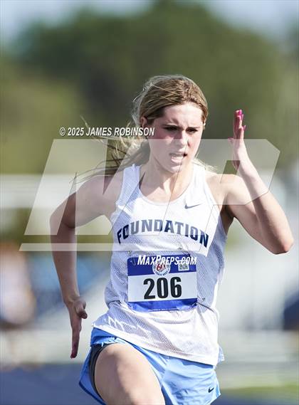Thumbnail 2 in Bob Hayes Invitational (100m) photogallery.