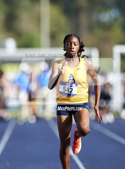 Thumbnail 3 in Bob Hayes Invitational (100m) photogallery.