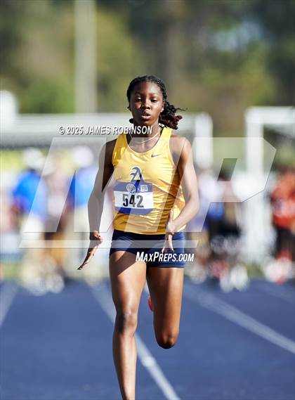 Thumbnail 2 in Bob Hayes Invitational (100m) photogallery.